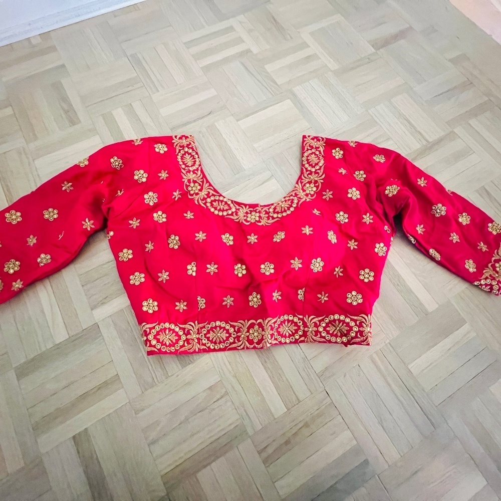 Sari - 4-piece outfit, includes blouse, petticoat, 2 pieces of sari fabric - Picture 5 of 12